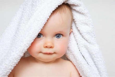母乳喂养多久最好 母乳到2岁的泉州捐卵宝宝智商高吗